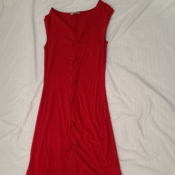 Red Sleevelss Dress with Front Ruching - Picture 5 of 8